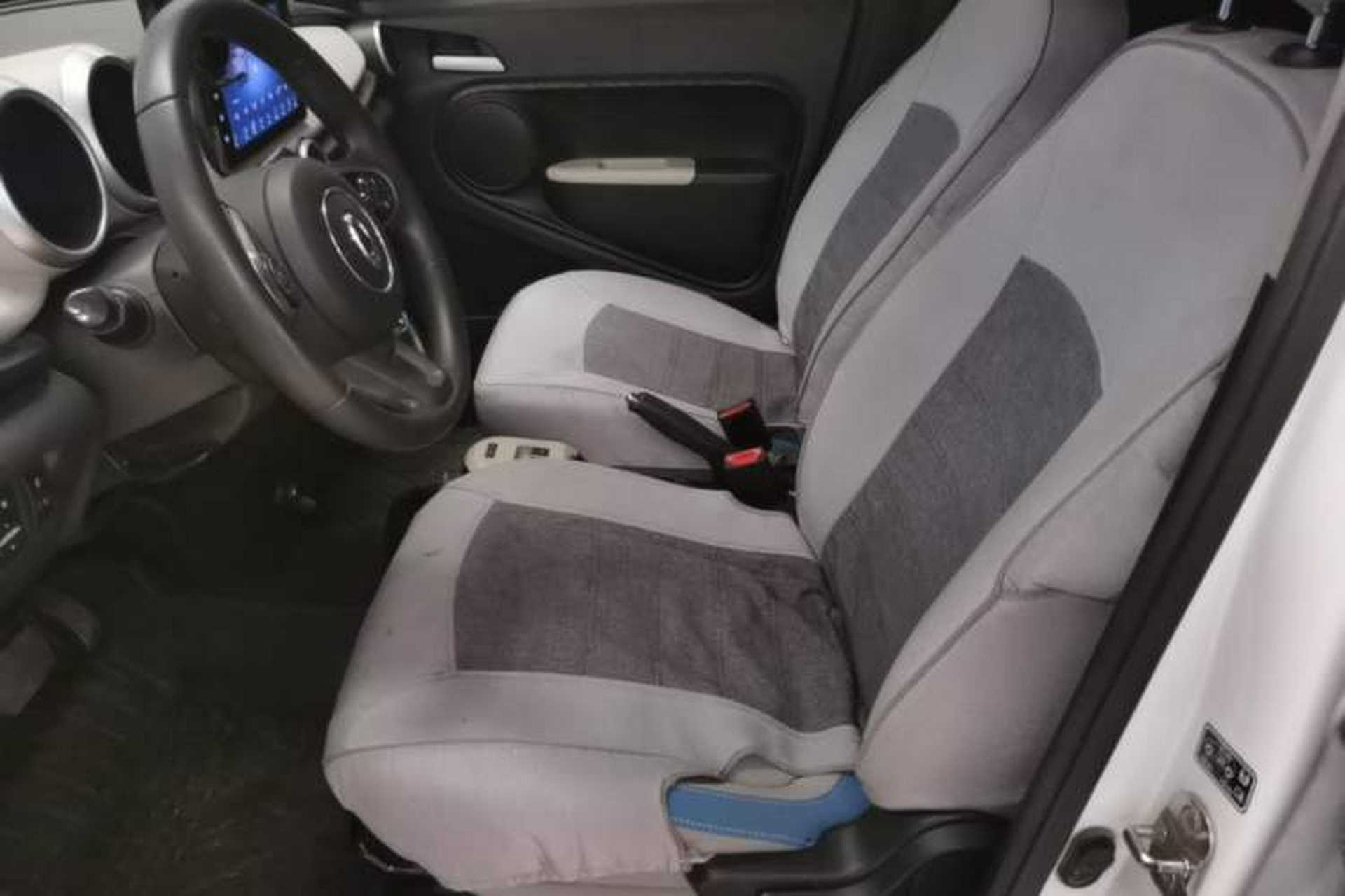 Used ORA Black Cat 2019 351 km Fun Edition Left Front Seat