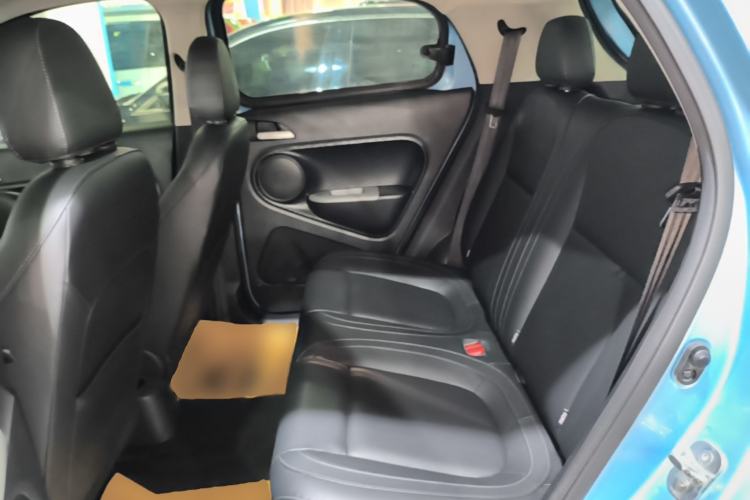 Used ORA Black Cat 2019 351 km Family Edition Left Rear Seat