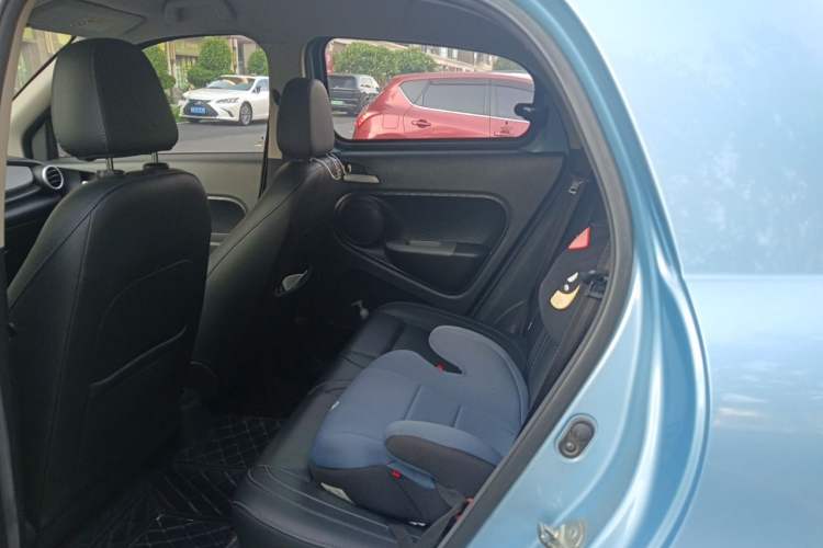 Used ORA Black Cat 2019 351 km Family Edition Left Rear Seat