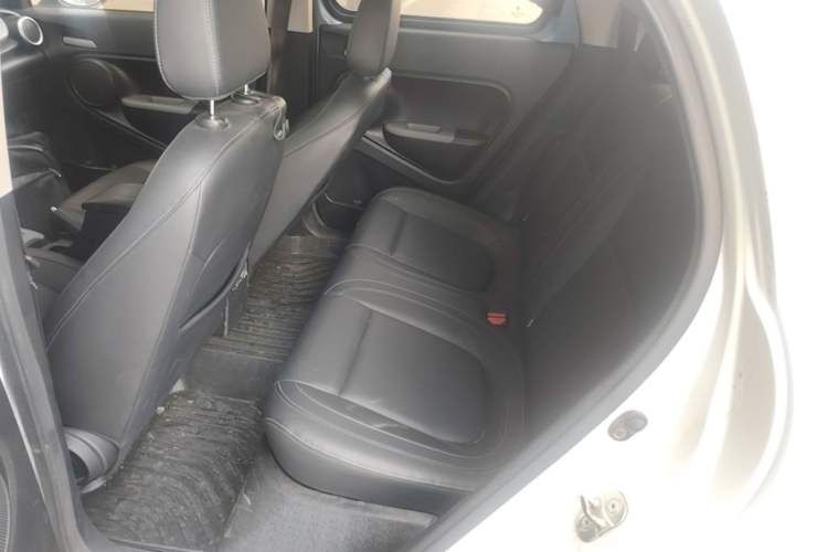 Used ORA Black Cat 2019 351 km Family Edition Left Rear Seat