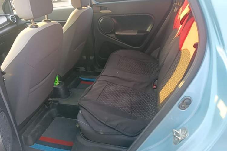Used ORA Black Cat 2019 351 km Fun Edition Left Rear Seat