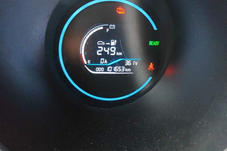 Used ORA Black Cat 2019 351 km Family Edition Odometer Close Up