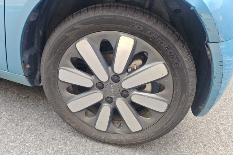 Used ORA Black Cat 2019 351 km Family Edition Right Front Wheel Hub