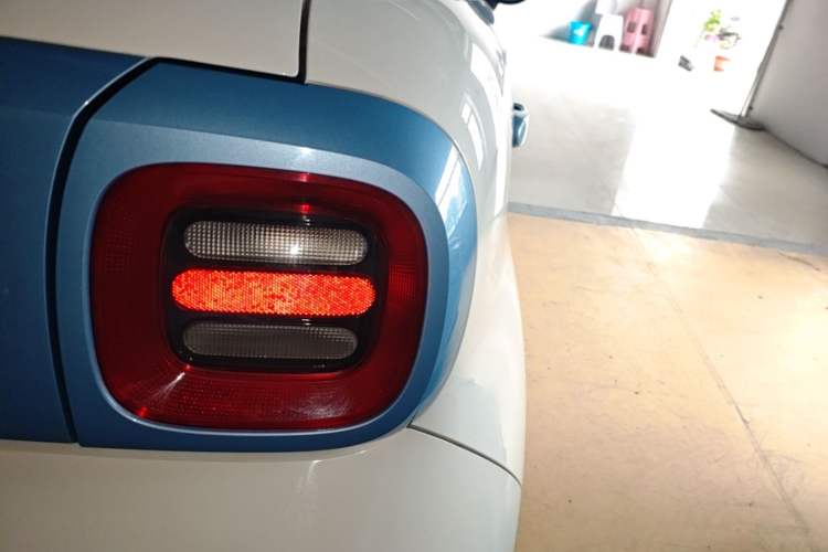 Used ORA Black Cat 2019 310km Fun Edition Right Rear Taillight