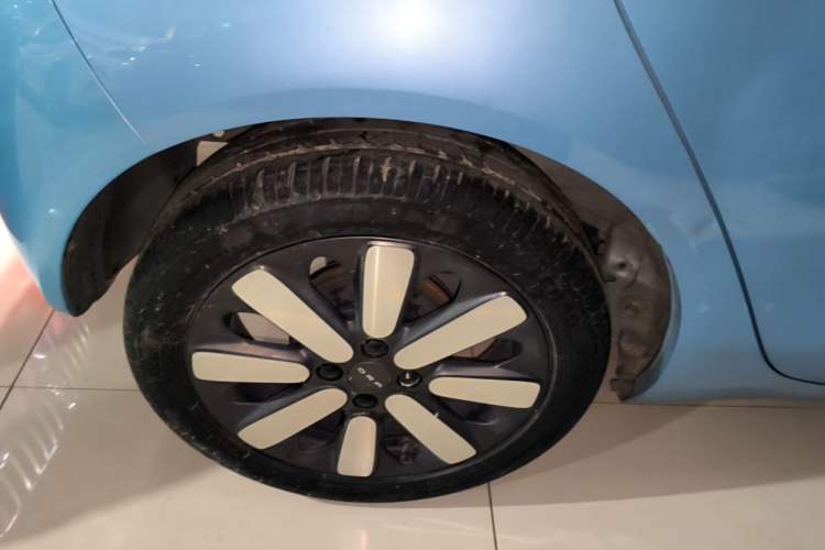 Used ORA Black Cat 2019 351 km Family Edition Right Rear Wheel Hub