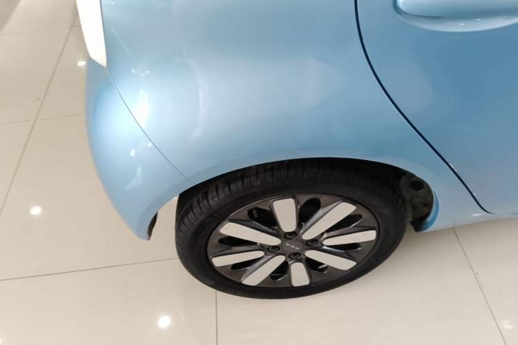 Used ORA Black Cat 2019 351 km Family Edition Right Rear Wheel Hub