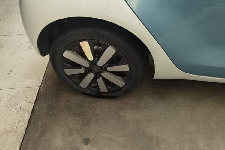 Used ORA Black Cat 2019 351 km Goddess Edition Right Rear Wheel Hub