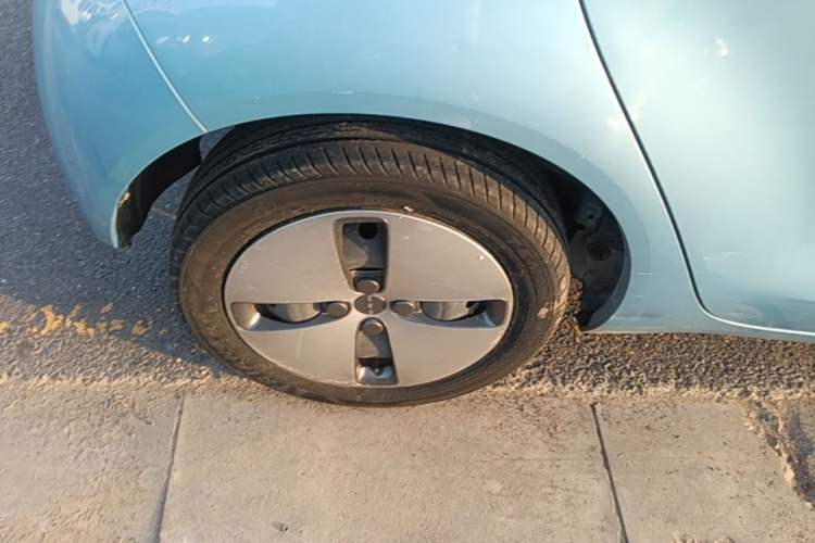 Used ORA Black Cat 2019 351 km Fun Edition Right Rear Wheel Hub
