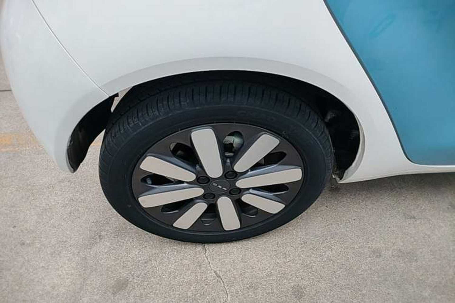 Used ORA Black Cat 2019 351 km Goddess Edition Right Rear Wheel Hub