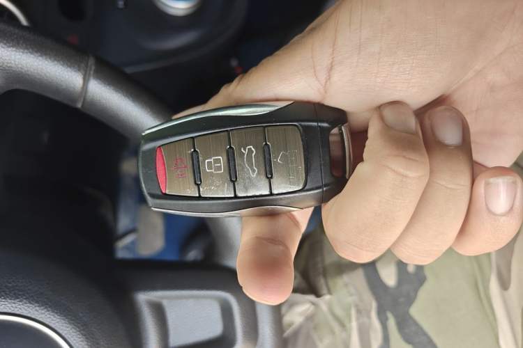 Used ORA Black Cat 2019 351 km Family Edition Vehicle Key