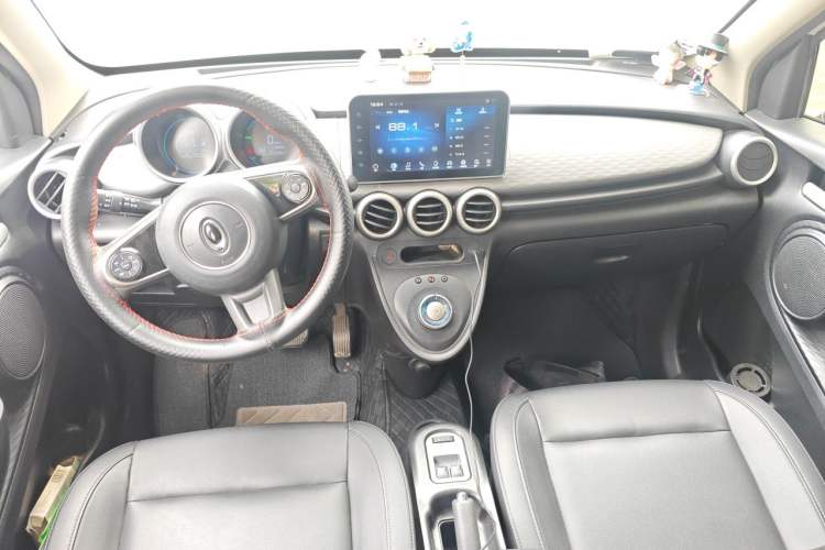 Used ORA Black Cat 2019 351 km Family Edition Center Console