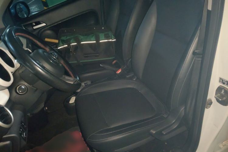 Used ORA Black Cat 2019 351 km Family Edition Left Front Seat