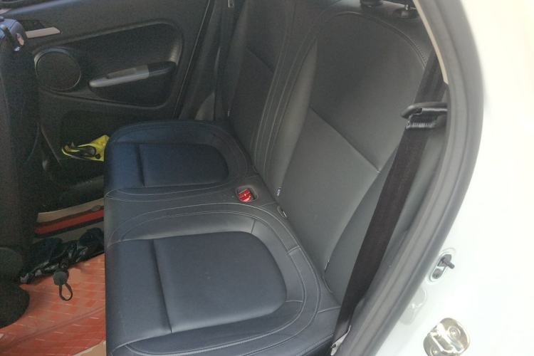 Used ORA Black Cat 2019 351 km Family Edition Left Rear Seat