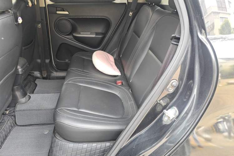 Used ORA Black Cat 2019 351 km Family Edition Left Rear Seat