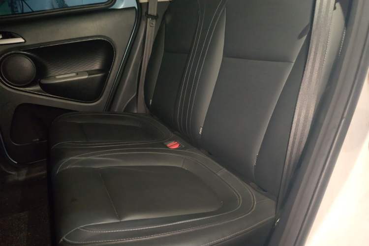 Used ORA Black Cat 2019 351 km Family Edition Left Rear Seat
