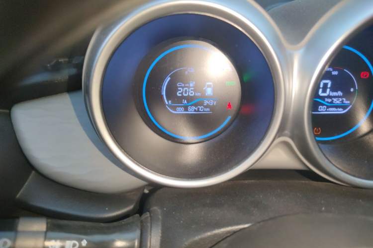 Used ORA Black Cat 2019 351 km Family Edition Odometer Close Up