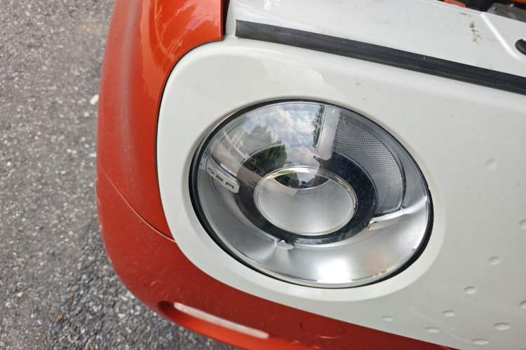 Used ORA Black Cat 2019 351 km Goddess Edition Right Front Headlight
