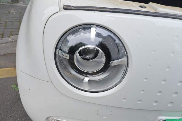 Used ORA Black Cat 2019 351 km Family Edition Right Front Headlight