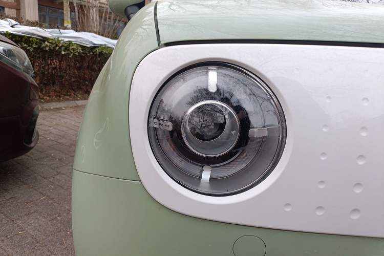 Used ORA Black Cat 2019 301km Standard Edition Right Front Headlight