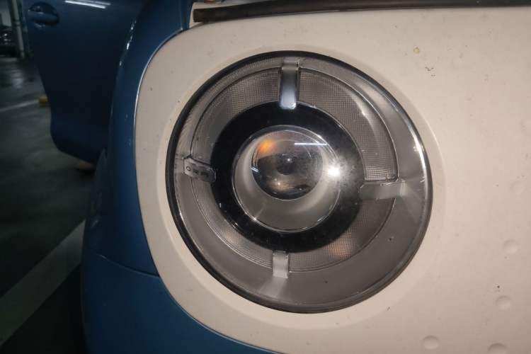 Used ORA Black Cat 2019 351 km Family Edition Right Front Headlight