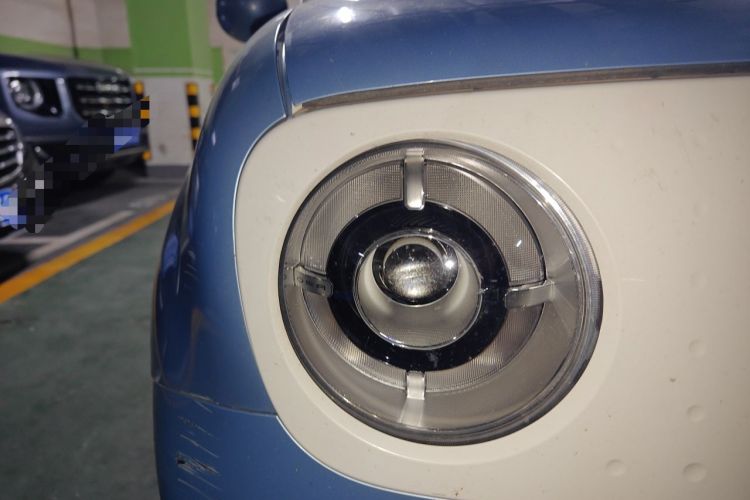 Used ORA Black Cat 2019 351 km Family Edition Right Front Headlight