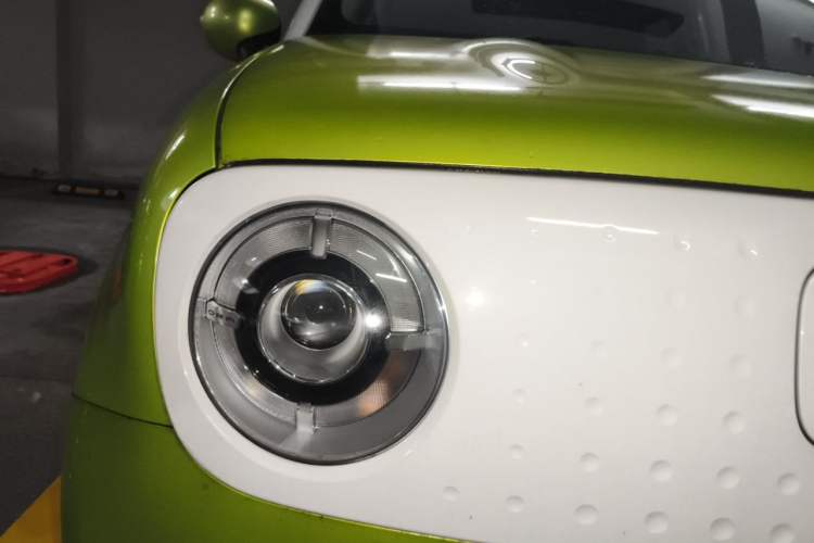 Used ORA Black Cat 2019 301km Standard Edition Right Front Headlight
