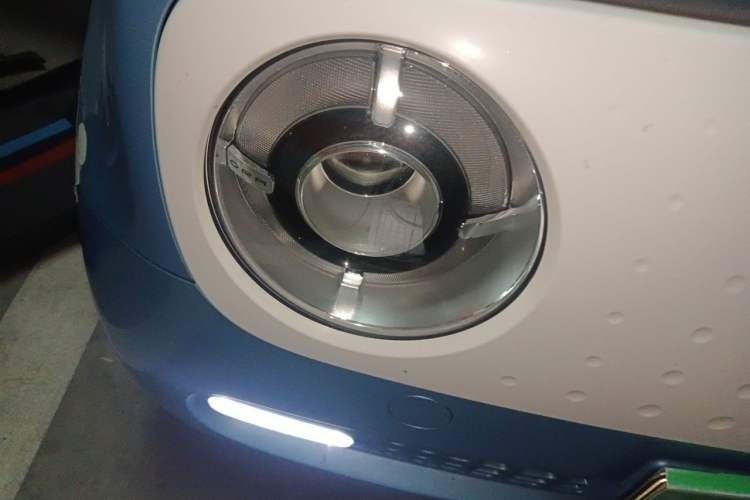 Used ORA Black Cat 2019 351 km Family Edition Right Front Headlight