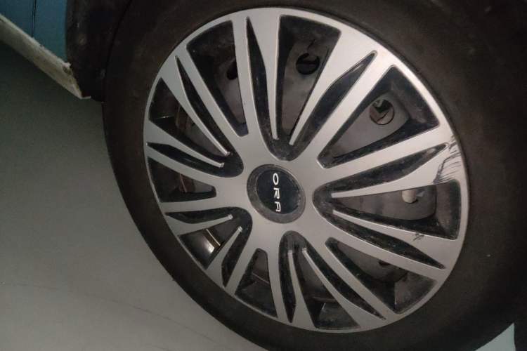Used ORA Black Cat 2019 351 km Fun Edition Right Front Wheel Hub