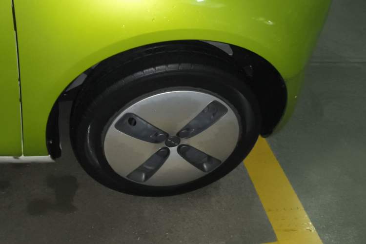 Used ORA Black Cat 2019 301km Standard Edition Right Front Wheel Hub
