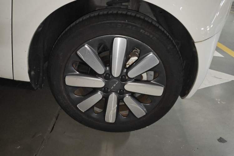 Used ORA Black Cat 2019 351 km Goddess Edition Right Front Wheel Hub