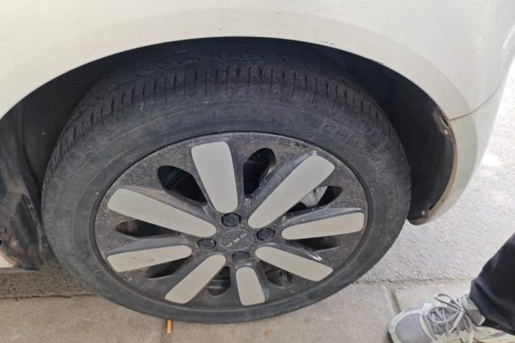 Used ORA Black Cat 2019 351 km Lingzhi Edition Right Front Wheel Hub