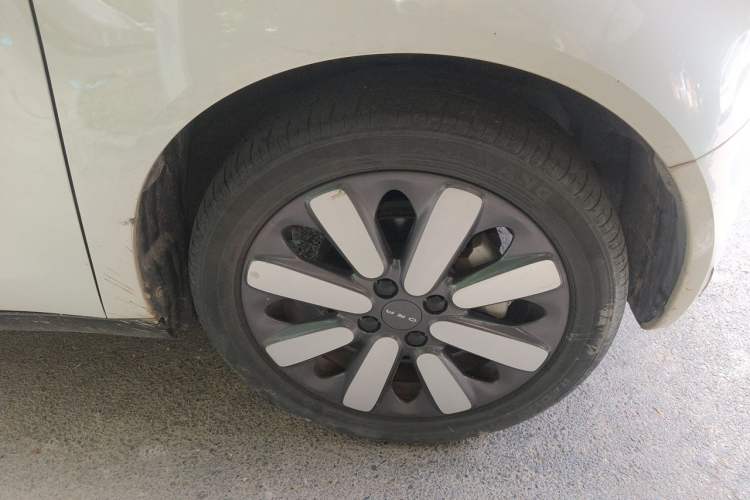 Used ORA Black Cat 2019 351 km Lingzhi Edition Right Front Wheel Hub
