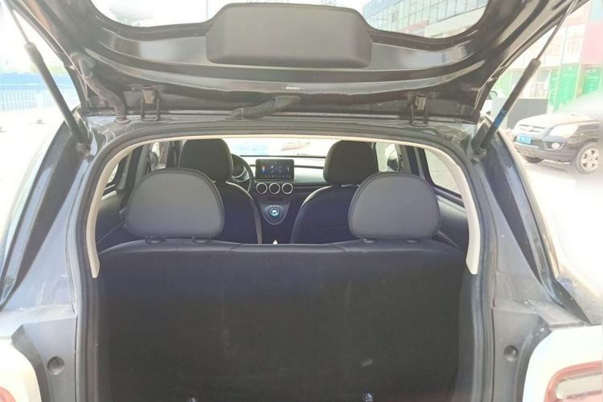 Used ORA Black Cat 2019 351 km Family Edition Trunk