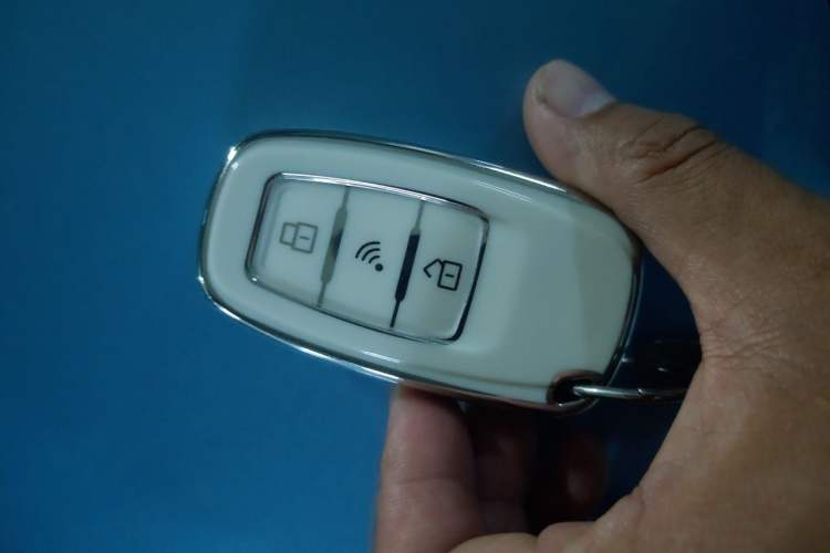 Used ORA Black Cat 2019 351 km Family Edition Vehicle Key