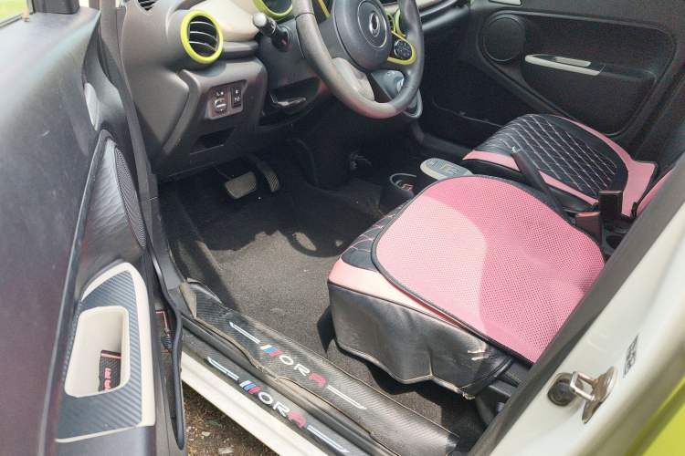 Used ORA Black Cat 2019 301km Standard Edition Driver Seat