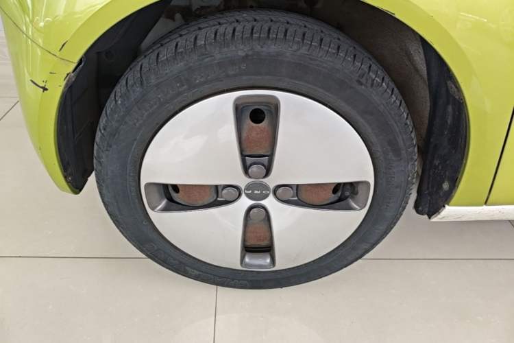 Used ORA Black Cat 2019 301km Standard Edition Left Front Wheel Hub