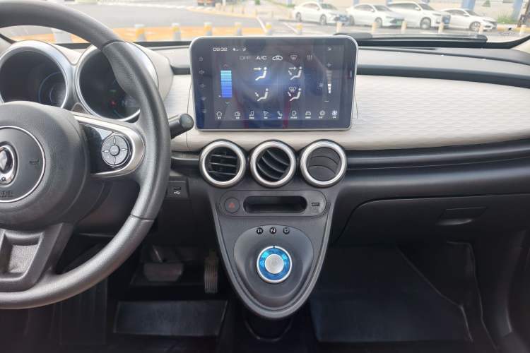 Used ORA Black Cat 2019 351 km Goddess Edition Interior 4