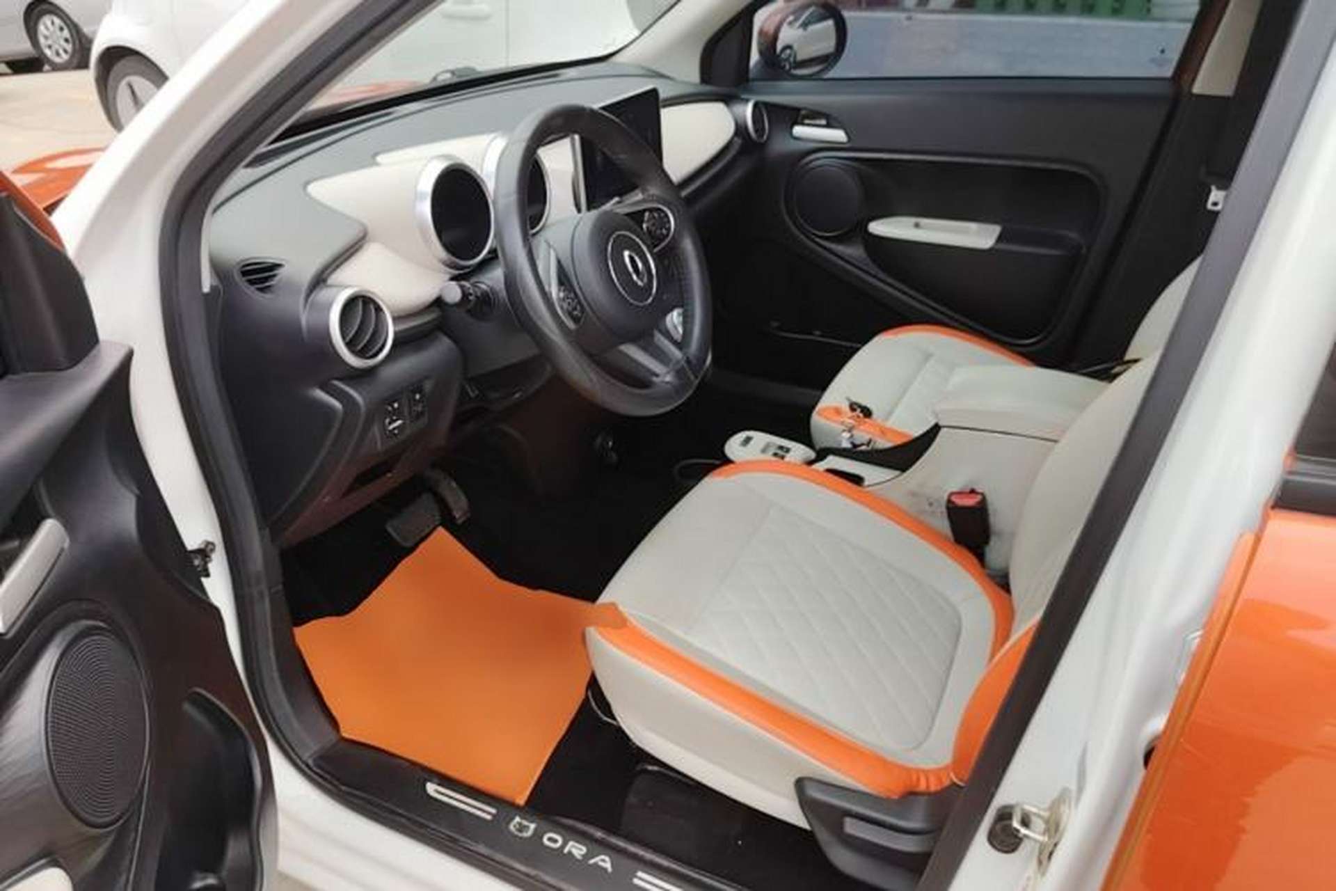 Used ORA Black Cat 2019 351 km Goddess Edition Left Front Seat