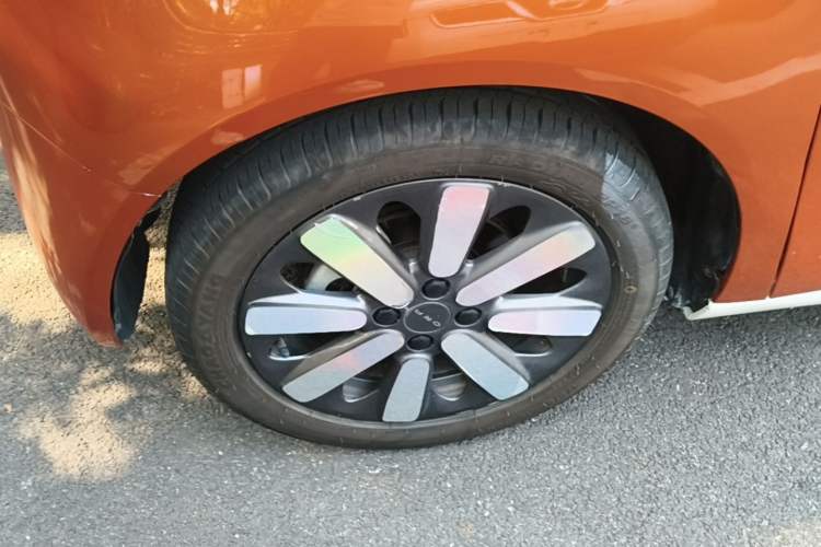 Used ORA Black Cat 2019 351 km Goddess Edition Left Front Wheel Hub