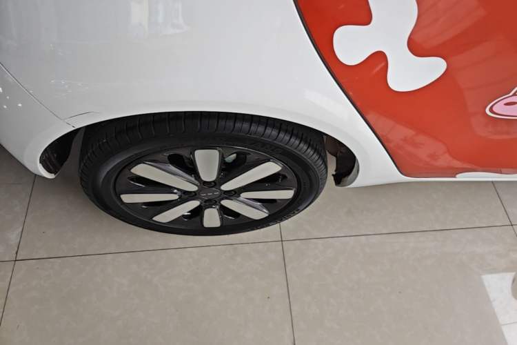 Used ORA Black Cat 2019 351 km Goddess Edition Right Rear Wheel Hub