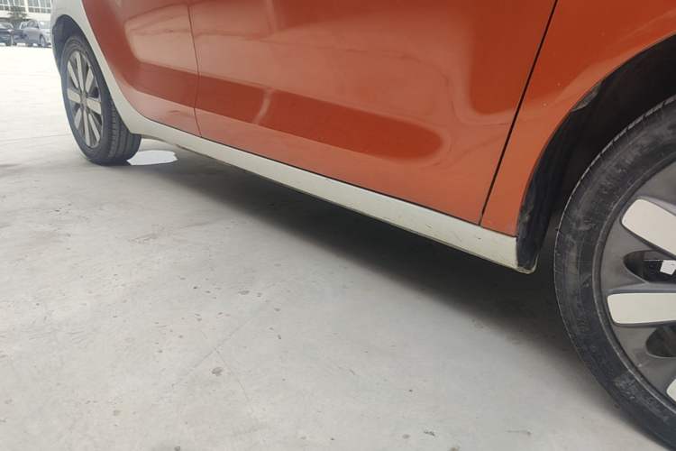 Used ORA Black Cat 2019 351 km Goddess Edition Right Side Sill