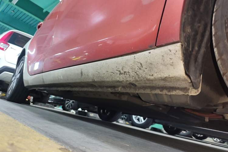 Used ORA Black Cat 2019 351 km Goddess Edition Right Side Sill