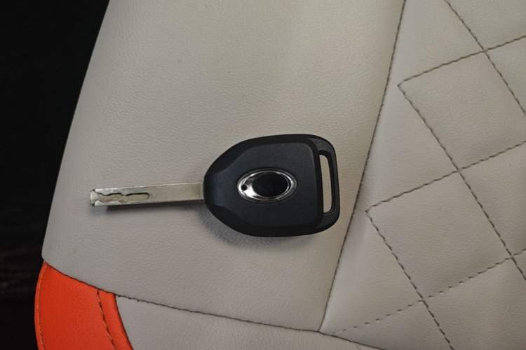 Used ORA Black Cat 2019 351 km Goddess Edition Vehicle Key