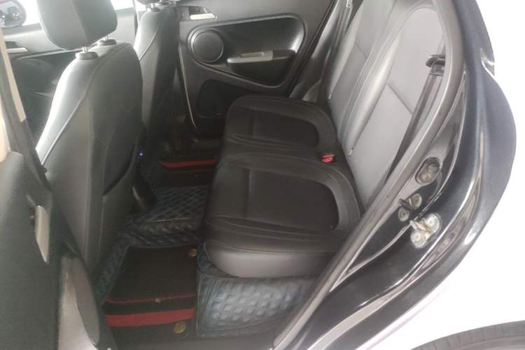 Used ORA Black Cat 2019 351 km Family Edition Left Rear Seat
