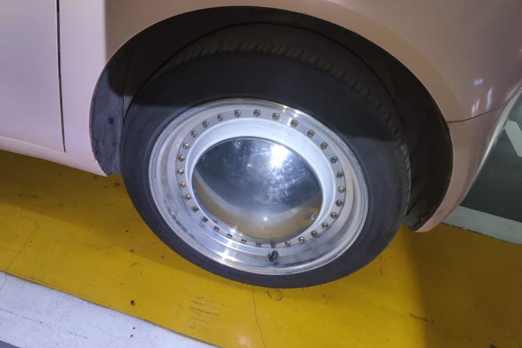 Used ORA Black Cat 2019 301km Standard Edition Right Front Wheel Hub