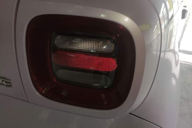 Used ORA Black Cat 2019 351 km Family Edition Right Rear Taillight
