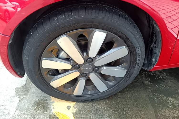 Used ORA Black Cat 2019 351 km Goddess Edition Left Front Wheel Hub