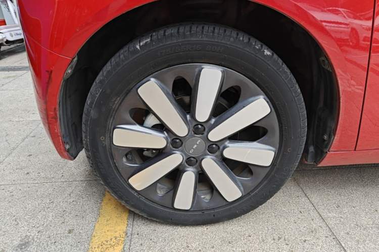 Used ORA Black Cat 2019 351 km Goddess Edition Left Front Wheel Hub