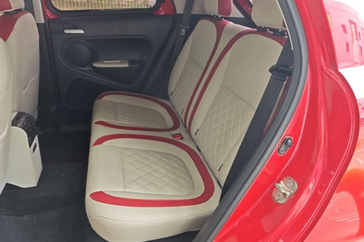 Used ORA Black Cat 2019 351 km Goddess Edition Left Rear Seat
