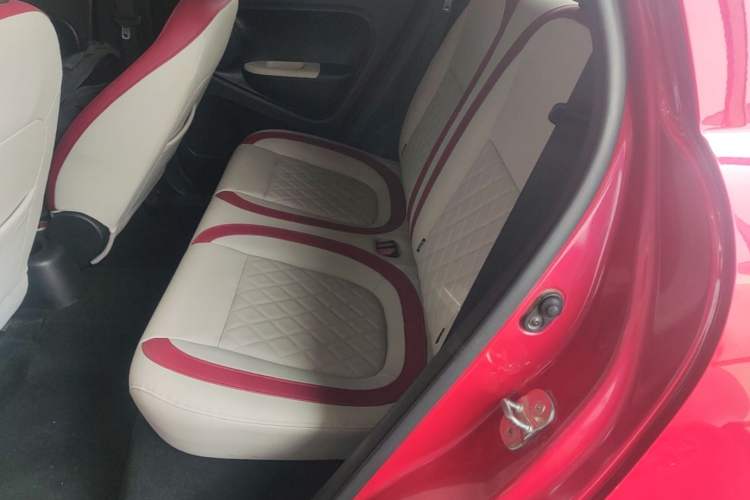 Used ORA Black Cat 2019 351 km Goddess Edition Left Rear Seat